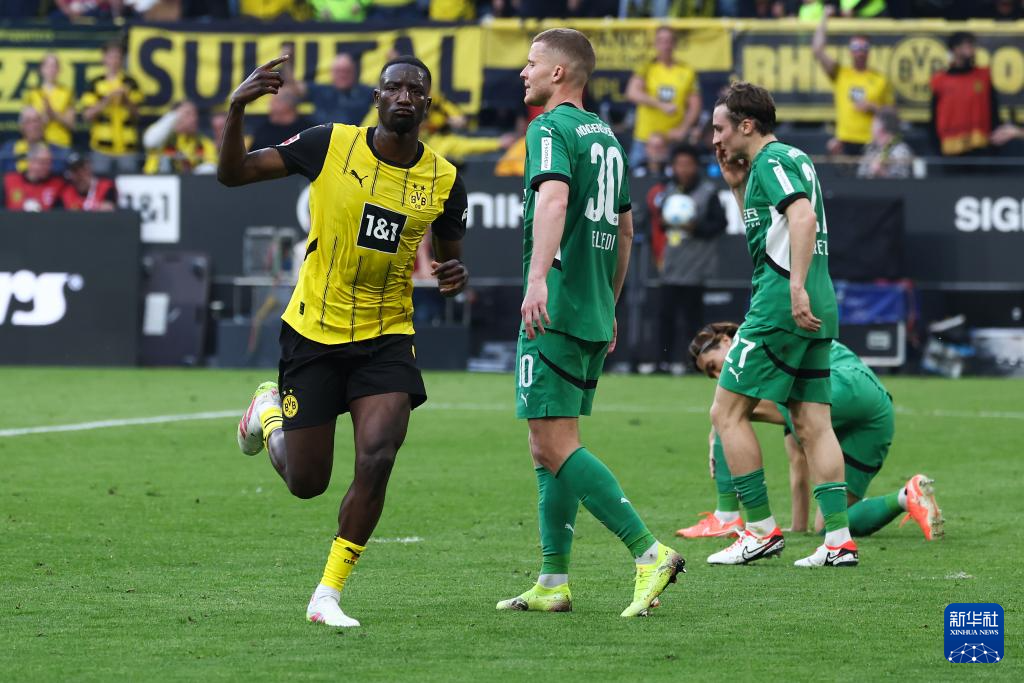 关于门兴格拉德巴赫士气如虹，向前四冲刺的信息