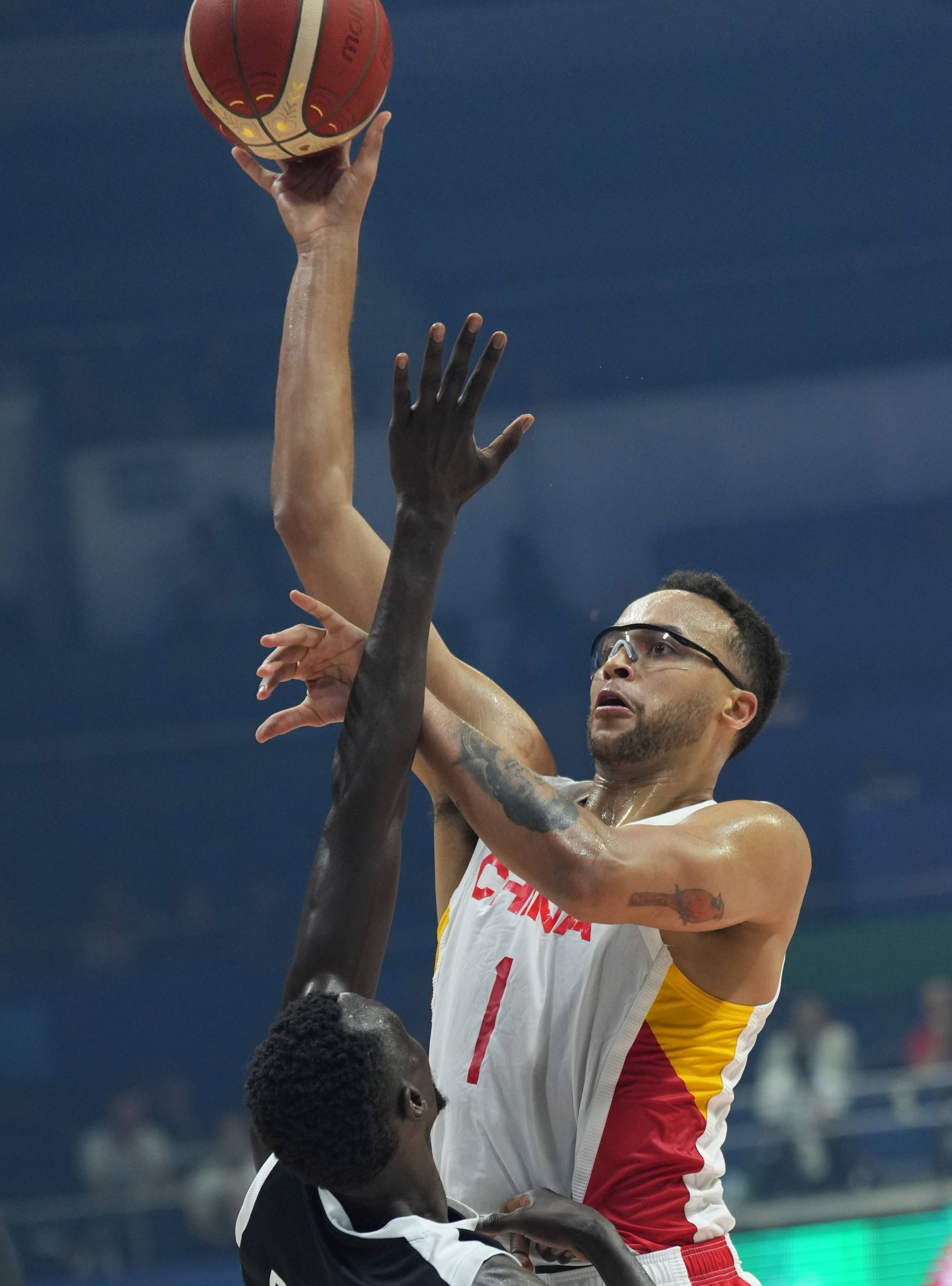 纷争不断的篮球世界杯赛事令球迷目不转睛的简单介绍