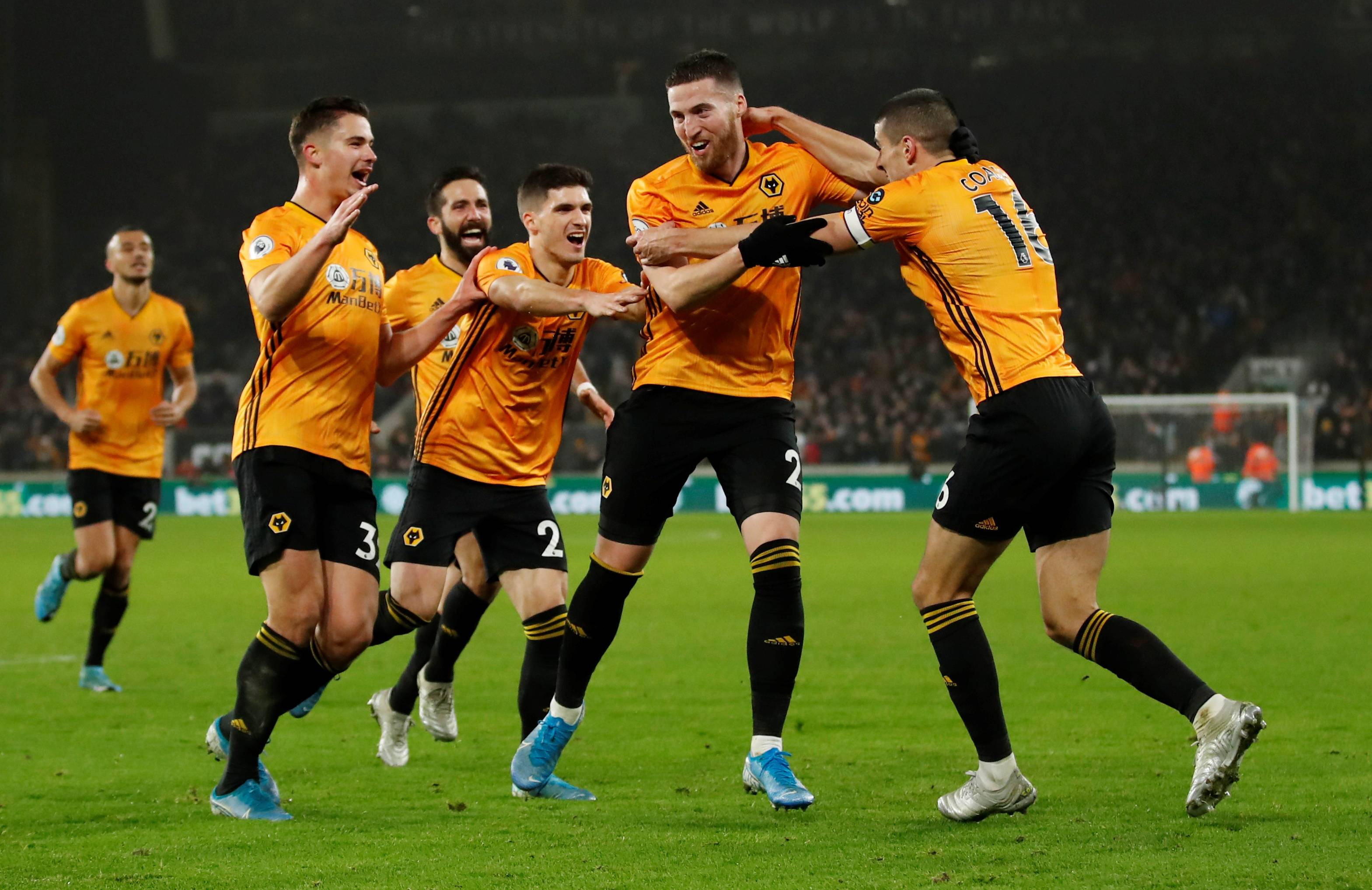 狼队主场逼平谢菲联，继续保持不败纪录的简单介绍