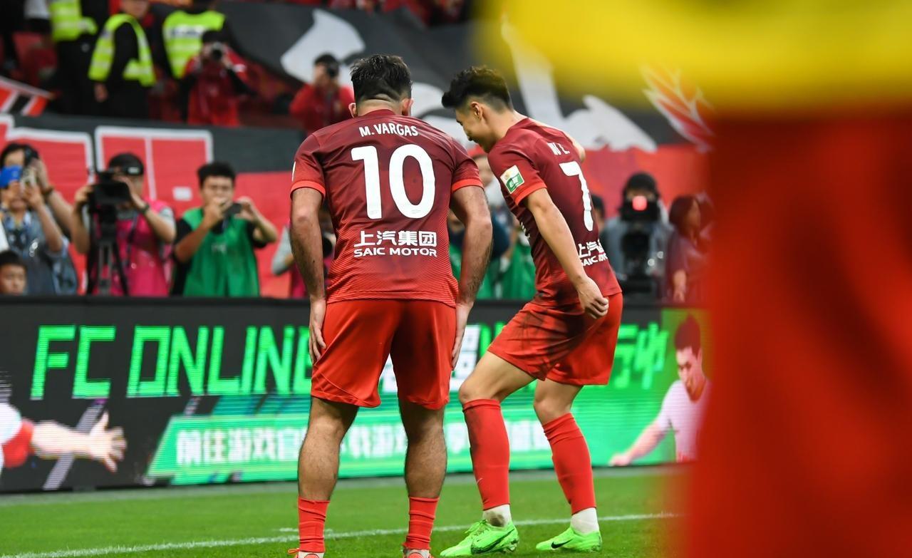 包含阿贾克斯逆袭取胜,晋级下一轮的词条 包含阿贾克斯逆袭取胜,晋级下一轮的词条